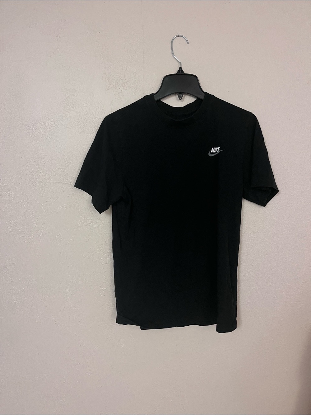 Black Nike Sportswear Club Men's T-Shirt size small